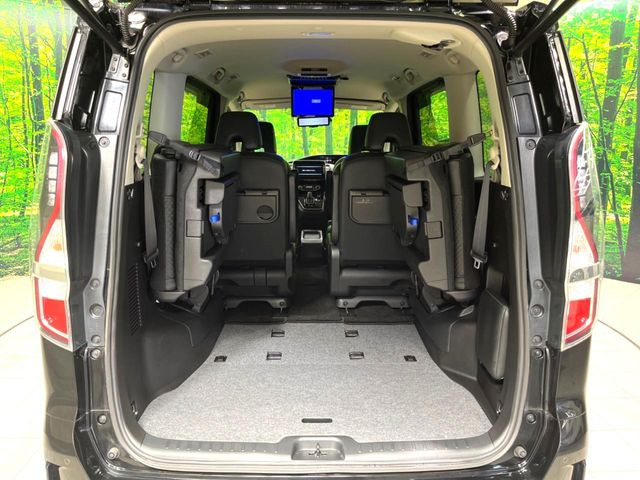 ���ڃV�[�g�͑O��X���C�h���\�ł��B���ɉ�����Α������L������������A�O�ɋl�߂�Α傫�ȃ��Q�b�W�X�y�[�X���m�ۂł��܂��B�V�[���ɉ����Ďg�������ł��邩��Ƃ��Ă��֗��ł���