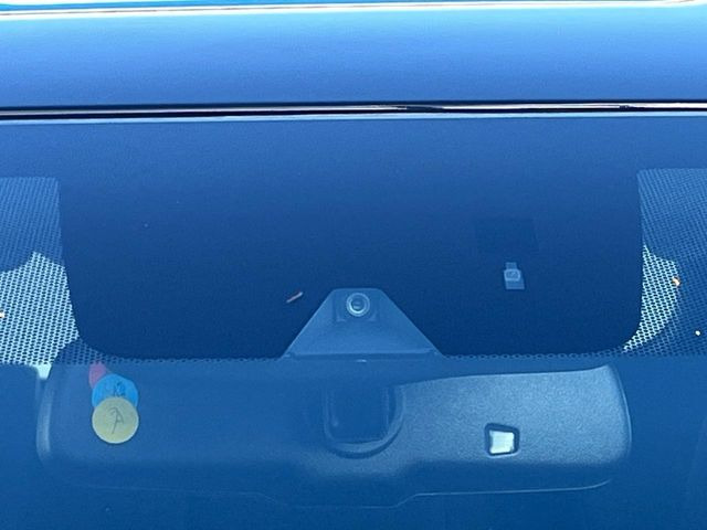 �y�O�He-Assist�z���s���ɑO���̎ԗ�����F�����A�Փ˂������Ȏ��͌x��ƃu���[�L�ŏՓˉ���Ɣ�Q�y�����A�V�X�g�B�����S�Ƀh���C�u�����y���݂��������܂��B