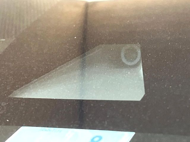 �y�g���^�Z�[�t�e�B�Z���X�z���s���ɑO���̎ԗ�����F�����A�Փ˂������Ȏ��͌x��ƃu���[�L�ŏՓˉ���Ɣ�Q�y�����A�V�X�g�B�����S�Ƀh���C�u�����y���݂��������܂��B