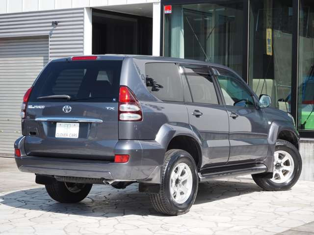 ご安心下さい!!当店は大型指定工場と業務提携しております!!納車前点検、車内清掃には特に自信があります!是非お客様のその目でご確認下さい♪