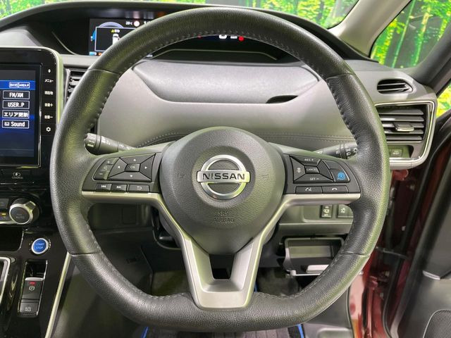 �y�����v�����X�e�A�����O�z�㎿�Ȋv���g�p���邱�ƂŁA��ɂ����������݂ƂĂ��^�]���₷���n���h���ł���