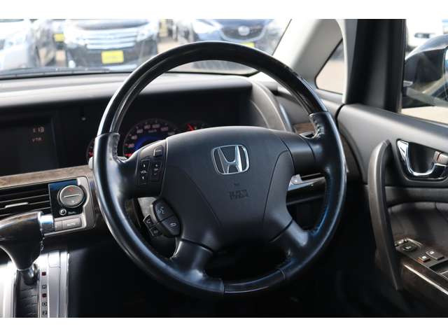 ���̊J�������^�b�`�Ŋy�X�ł���E�B���h�E���b�N���t���Ă���̂ŁA���q�l�̂��邲�ƒ�ł��A���N���̂��邲�ƒ�ł����S�ł��ˁ��