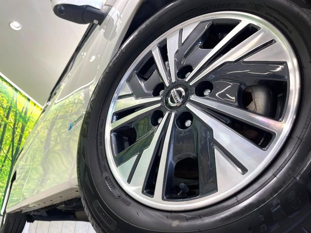 �y����15�C���`�A���~�z�C�[���z�O�ςɃ}�b�`���������A���~�z�C�[���𑕒����Ă���܂��B�e��ЊO�A���~�z�C�[����A�X�^�b�h���X�^�C�����戵�����Ă���܂��B���񂲑��k����������