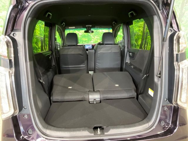 ���i�̂���������ʋ΁A���}���ɏ\���ȉ׎��X�y�[�X���m�ۂ��Ă���܂��B�Z�J���h�V�[�g��|���ƁA�傫�ȉו��̐ύڂ��\�ł���