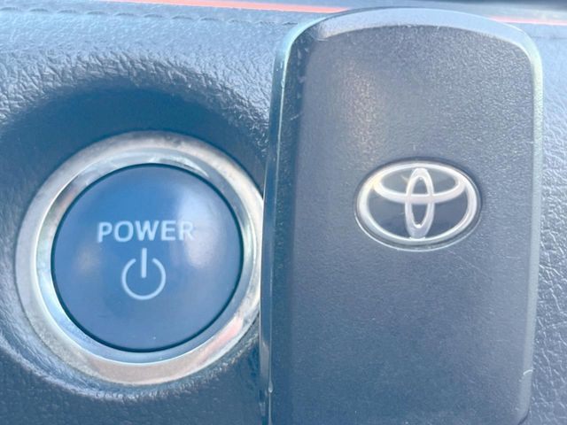 �y�X�}�[�g�L�[�z�J�o����|�P�b�g�ɓ��ꂽ�܂܂ł��h�A�̎{���E�������\�ȃX�}�[�g�L�[�𑕔��B�G���W���̃I���E�I�t�����J�M�����o���K�v����������Ƃ��Ă��֗��ł���