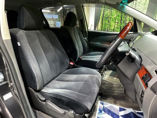 運転席シート廻りは使用感も少なく、良好な状態となっています。丁寧に使われていたことがよくわかりますね。