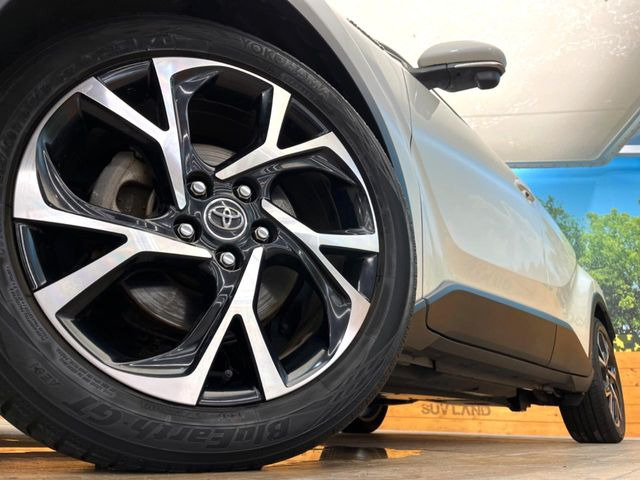 �y����18�C���`�A���~�z�C�[���z�O�ςɃ}�b�`���������A���~�z�C�[���𑕒����Ă���܂��B�e��ЊO�A���~�z�C�[����A�X�^�b�h���X�^�C�����戵�����Ă���܂��B���񂲑��k����������