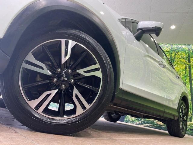 �y����18�C���`�A���~�z�C�[���z�O�ςɃ}�b�`���������A���~�z�C�[���𑕒����Ă���܂��B�e��ЊO�A���~�z�C�[����A�X�^�b�h���X�^�C�����戵�����Ă���܂��B���񂲑��k����������