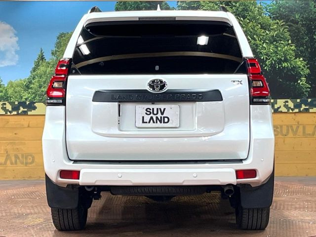 安心の最長10年・走行無制限保証(有償)をご用意。保証内容も充実はもちろん、無料点検&オイル交換や、年中無休の全国・24時間ロードサービスも付帯されておりますのでご安心下さい。