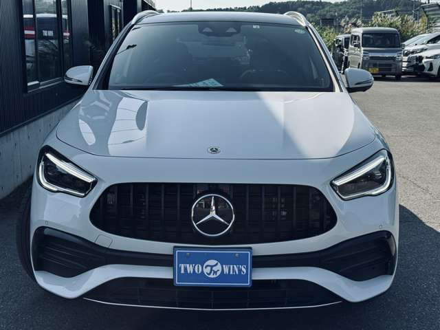 GLAクラスGLA200d 4マチック AMGラインパッケージ 4WD