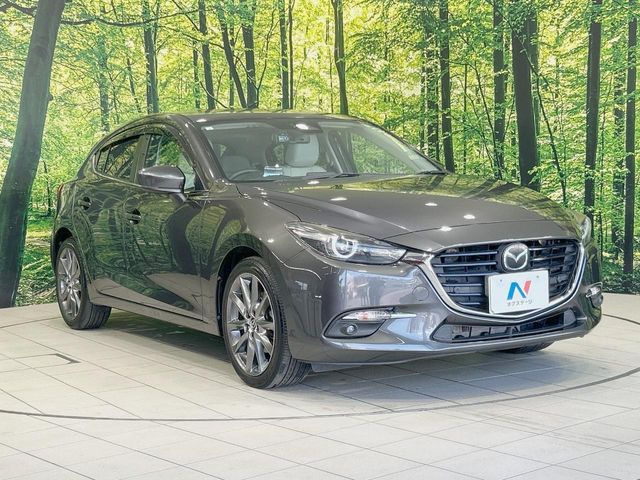 大好評のボディコーティング「弾スプラッシュコート」もご納車までに施工可能。通常のガラスコートと異なる、耐久年数6年の無機質ガラスコーティングが、ボディをキレイな状態に保ってくれます。