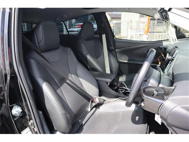 当店はアクセス多数の全国人気上位店♪遠方でも毎月多数の販売をしています!ユーザーレビューにて当店の評価をご覧下さい!誠実に親切に対応します!300台の大型在庫で皆様に合ったお車を提案できます♪