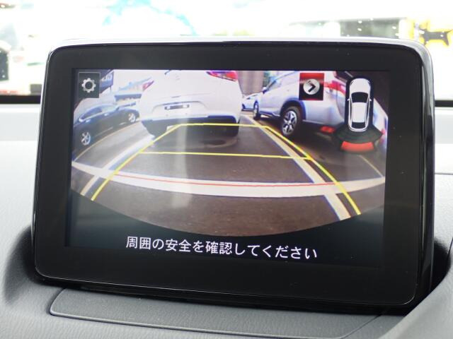 �o�b�N�J���������ڂ��Ă���܂��B