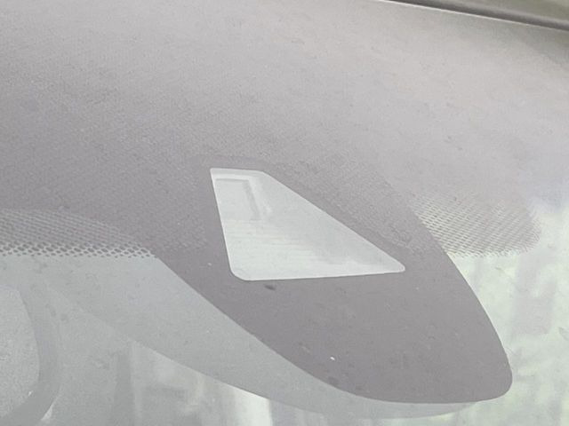 �y�z���_�Z���V���O�z���s���ɑO���̎ԗ�����F�����A�Փ˂������Ȏ��͌x��ƃu���[�L�ŏՓˉ���Ɣ�Q�y�����A�V�X�g�B�����S�Ƀh���C�u�����y���݂��������܂��B