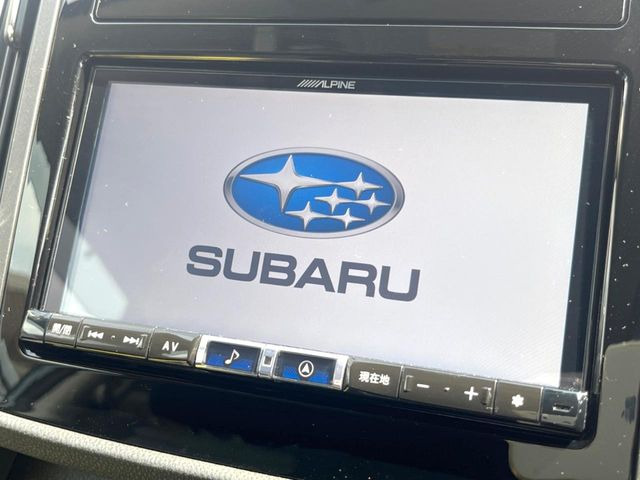 【メーカー純正ナビ】インテリアに溶け込むスタイリッシュな「専用設計」メーカーナビを装備♪視認性や操作性など基本性能にも優れ、より上質なカーライフをお楽しみいただけます。