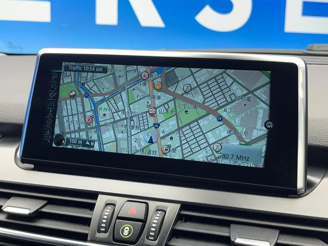 ●純正ナビ:一体感のあるナビは、高級感ある車内を演出してくれます。オーディオ機能も充実しておりますので、運転もより楽しめます♪