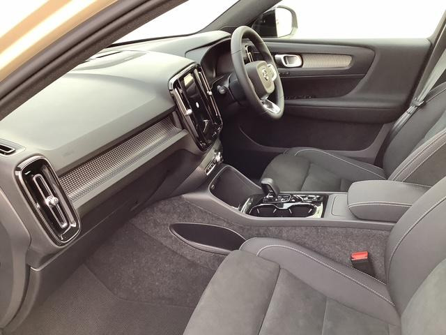 XC40ウルトラ B4 AWD 4WD