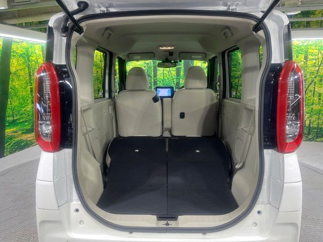 後席を格納すると、これだけの広さが!シーンに合わせたシートアレンジで、大きな荷物も積むことが出来ます♪