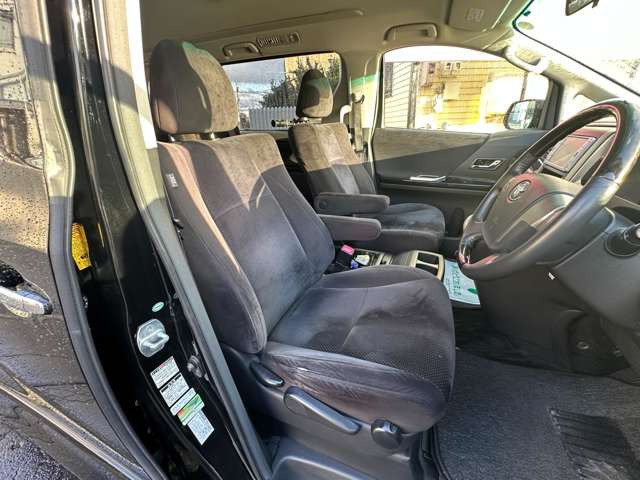 ���̋Ǝ҂ɂ������ې􂢁A�V�[�g�̃^�o�R�Ȃǂɂ��R�Q���̃��y�A��(�L��)�������Ă���܂��B