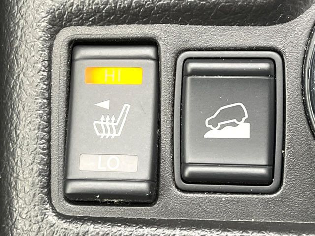 【シートヒーター】寒い日に重宝するシートヒーター!エアコンより早く温まってくれるので寒がりの人も安心ですね♪エアコンの温風は乾燥するから苦手、という方にもをおすすめです。