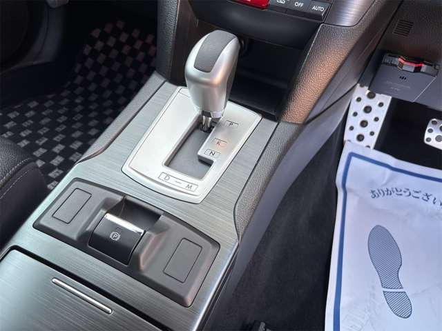 マニュアル感覚味わえます 電動パーキング