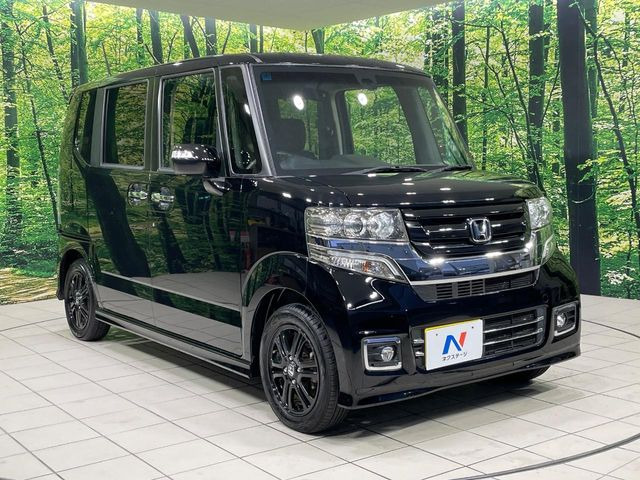 大好評のボディコーティング「弾スプラッシュコート」もご納車までに施工可能。通常のガラスコートと異なる、耐久年数6年の無機質ガラスコーティングが、ボディをキレイな状態に保ってくれます。