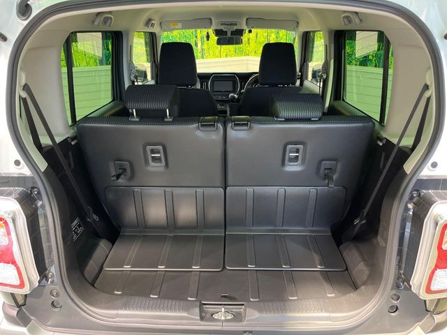 普段のお買い物や通勤、送迎等に十分な荷室スペースを確保しております。セカンドシートを倒すと、大きな荷物の積載も可能です♪