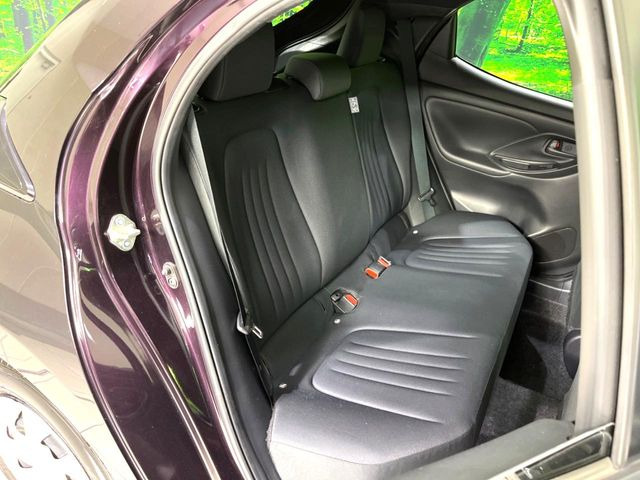 後部座席も気になるようなキズ・汚れやへたり等、大きなダメージはなく、良好な状態です。