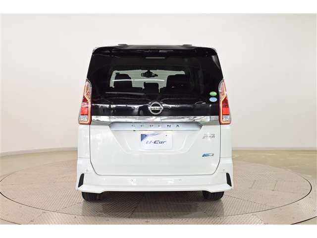 セレナ2.0 ハイウェイスター VセレクションII