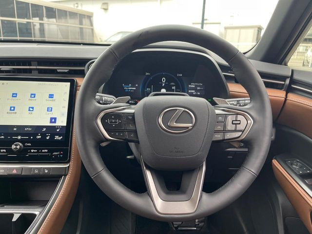 �y�����v�����X�e�A�����O�z�㎿�Ȋv���g�p���邱�ƂŁA��ɂ����������݂ƂĂ��^�]���₷���n���h���ł���