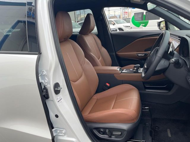 �y�u���E�����U�[�V�[�g�z�f�U�C�����������A�������̂��钃�v�V�[�g�B��ɑ̂ɐG��镔��������A����S�n�̗ǂ��ɂ͂�����肽���ł��ˁ􉘂�̕t����򉻂�}����������R�[�e�B���O�{�H�����X�X���ł����