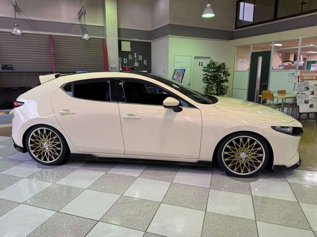 MAZDA3ファストバック2.0 20S Lパッケージ