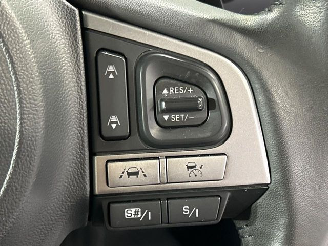 【全車速追従機能付クルーズコントロール】高速道路での長距離走行が楽に!!自動で速度を保つクルーズコントロールが、衝突軽減システムと連携し、前方の車両を感知して車間を保つように速度調節してくれます!!