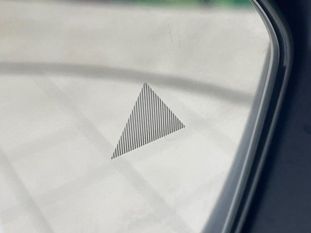 �y������p���m�z���s���A�h�A�~���[�̎��p�ɂȂ�₷���ӏ��Ɍ㑱�Ԃ��ڋ߂���ƃT�C�h�~���[�t�߂Ɍx����\���A�h���C�o�[�ɒ��ӊ��N�����Ă���܂��B