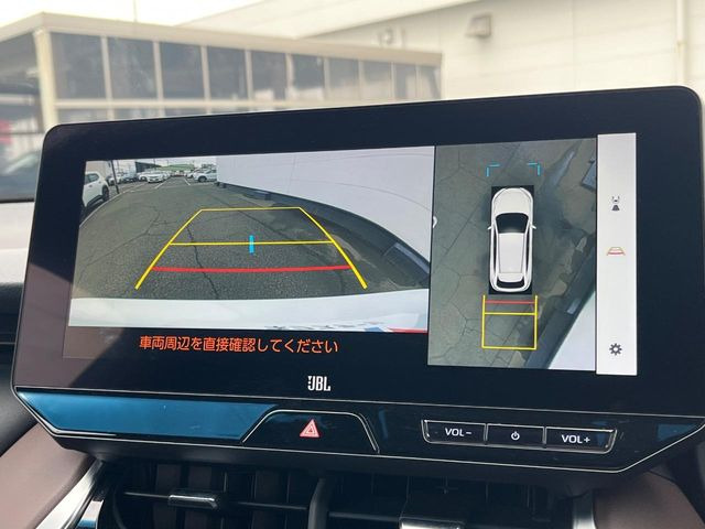 【パノラミックビューモニター】専用のカメラにより、上から見下ろしたような視点で360度クルマの周囲を確認することができます☆死角部分も確認しやすく、狭い場所での切り返しや駐車もスムーズに行えます。