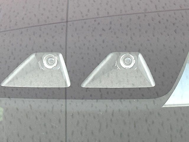 �y�X�}�[�g�A�V�X�g�z���s���ɑO���̎ԗ�����F�����A�Փ˂������Ȏ��͌x��ƃu���[�L�ŏՓˉ���Ɣ�Q�y�����A�V�X�g�B�����S�Ƀh���C�u�����y���݂��������܂��B