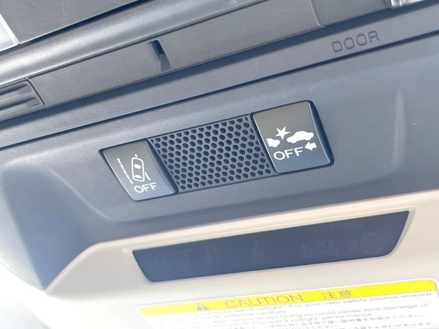 【アイサイトコアテクノロジー】前方の車両等を検知し、衝突しそうな時は警報で注意を促し、ブレーキを踏む力をサポート。ブレーキを踏めなかった場合は衝突被害軽減ブレーキが作動、衝突回避をサポートします。