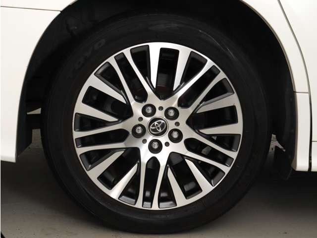 お客様のお好みの新品18インチ、19インチ、20インチホイール装着可能!ダウンサスなどローダウンも取付可能です!ヴァルドやワークなどのメーカー品も取り寄せ可能です!