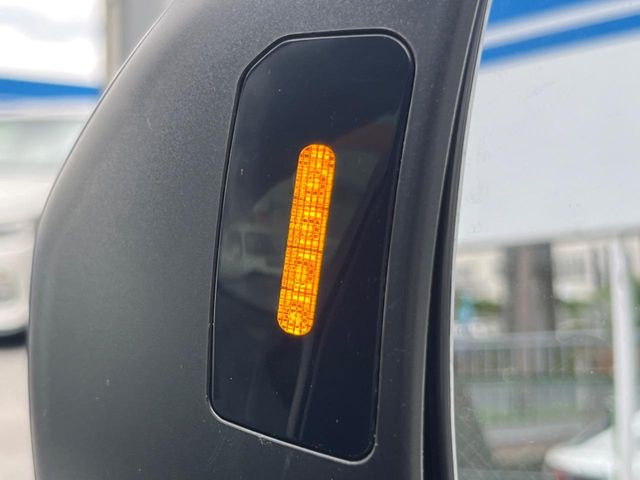 �y�����r�[�N���f�B�e�B�N�V�����z���s���A�h�A�~���[�̎��p�ɂȂ�₷���ӏ��Ɍ㑱�Ԃ��ڋ߂���ƃT�C�h�~���[�t�߂Ɍx����\���A�h���C�o�[�ɒ��ӊ��N�ƁA����̍ۂ̓n���h��������A�V�X�g�����܂��B