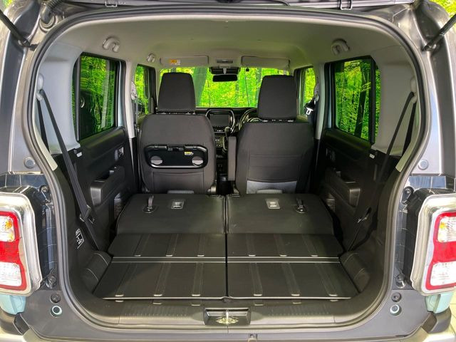 普段のお買い物や通勤、送迎等に十分な荷室スペースを確保しております。セカンドシートを倒すと、大きな荷物の積載も可能です♪