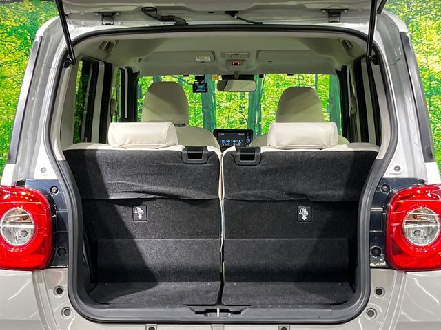 ���i�̂���������ʋ΁A���}���ɏ\���ȉ׎��X�y�[�X���m�ۂ��Ă���܂��B�Z�J���h�V�[�g��|���ƁA�傫�ȉו��̐ύڂ��\�ł���