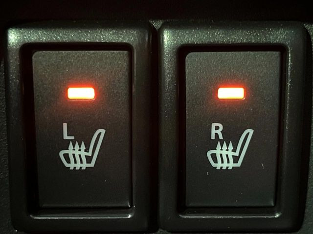 【シートヒーター】寒い日に重宝するシートヒーター!エアコンより早く温まってくれるので寒がりの人も安心ですね♪エアコンの温風は乾燥するから苦手、という方にもをおすすめです。