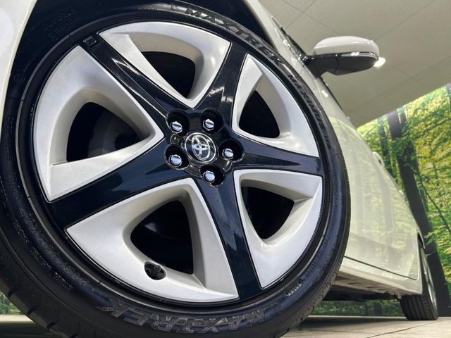 【純正17インチアルミホイール】外観にマッチした純正アルミホイールを装着しております。各種社外アルミホイールや、スタッドレスタイヤも取扱いしております。是非ご相談ください♪