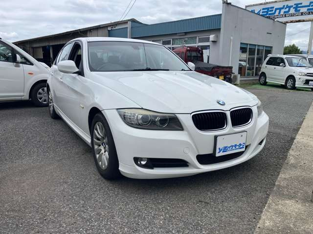 3シリーズセダン320i
