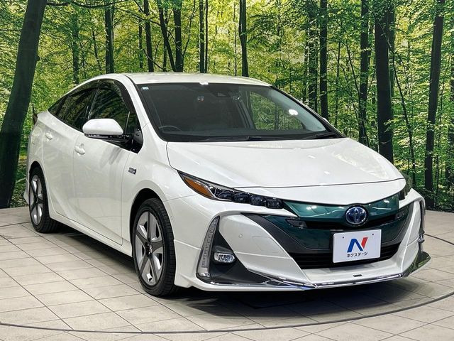 大好評のボディコーティング「弾スプラッシュコート」もご納車までに施工可能。通常のガラスコートと異なる、耐久年数6年の無機質ガラスコーティングが、ボディをキレイな状態に保ってくれます。