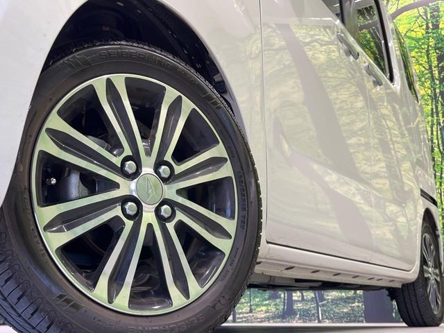 �y����15�C���`�A���~�z�C�[���z�O�ςɃ}�b�`���������A���~�z�C�[���𑕒����Ă���܂��B�e��ЊO�A���~�z�C�[����A�X�^�b�h���X�^�C�����戵�����Ă���܂��B���񂲑��k����������