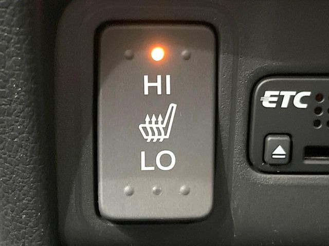 【シートヒーター】寒い日に重宝するシートヒーター!エアコンより早く温まってくれるので寒がりの人も安心ですね♪エアコンの温風は乾燥するから苦手、という方にもをおすすめです。