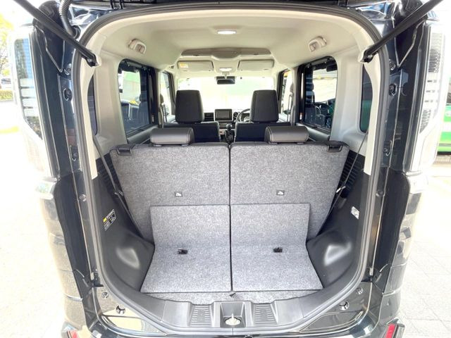 大好評のボディコーティング「弾スプラッシュコート」もご納車までに施工可能。通常のガラスコートと異なる、耐久年数6年の無機質ガラスコーティングが、ボディをキレイな状態に保ってくれます。