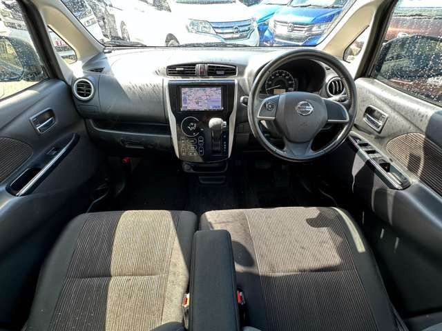 ナビも装備、充実した音楽・映像環境をお楽しみください。