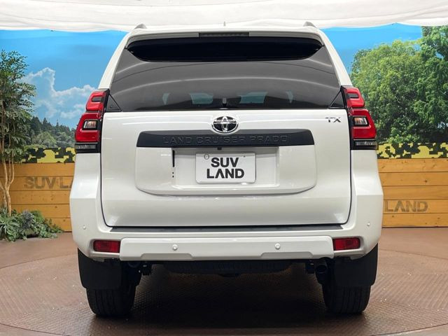 安心の最長10年・走行無制限保証(有償)をご用意。保証内容も充実はもちろん、無料点検&オイル交換や、年中無休の全国・24時間ロードサービスも付帯されておりますのでご安心下さい。